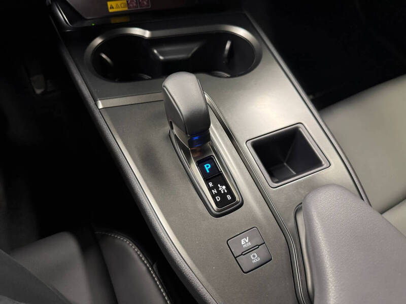 2025 Lexus UX 300h
