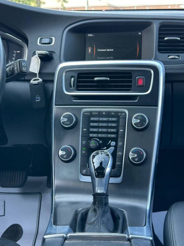 2015 Volvo V60 T5 Drive-E Premier