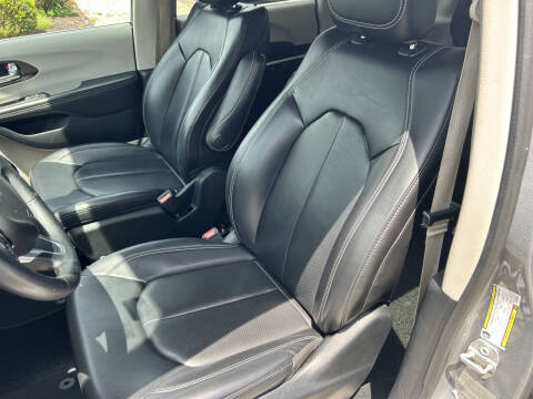 2020 Chrysler Voyager LXi