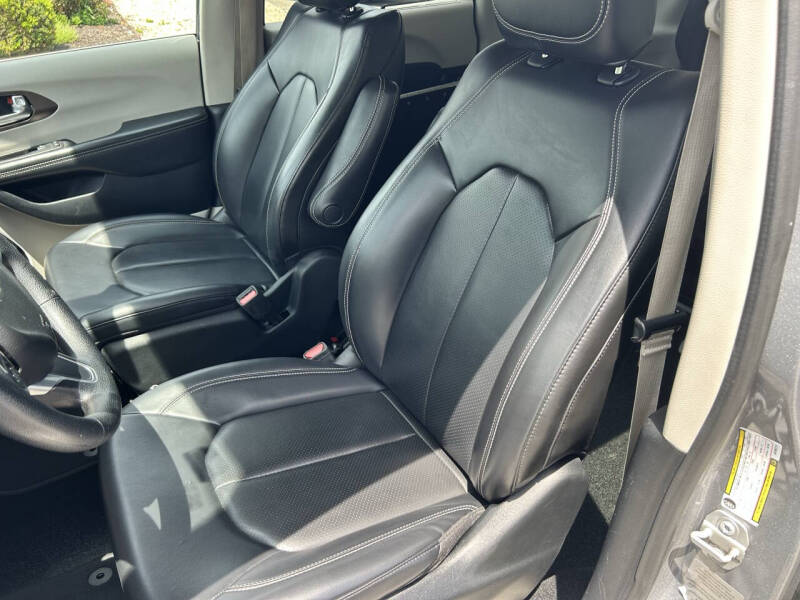 2020 Chrysler Voyager LXi