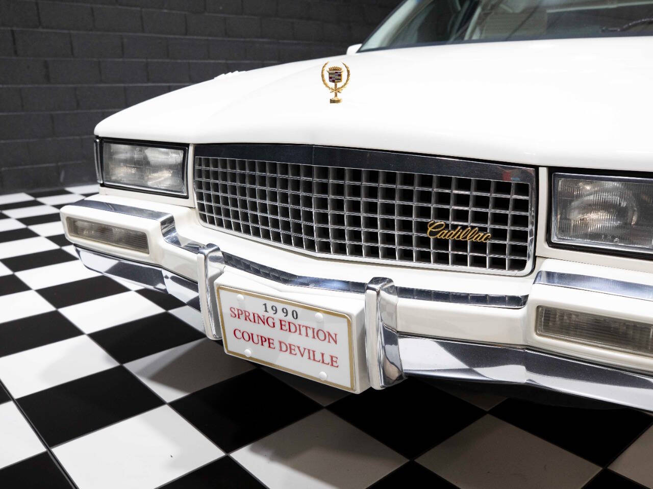 1990 Cadillac DeVille 11