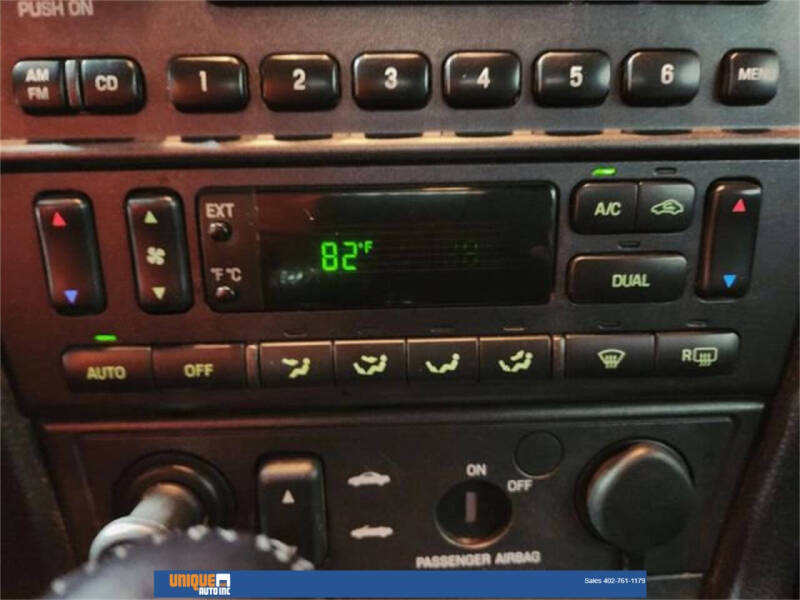 2003 Ford Thunderbird