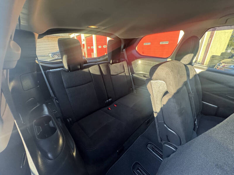 2015 Nissan Pathfinder SV