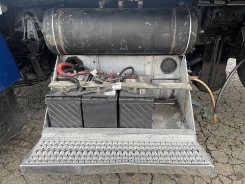 2009 Peterbilt 335