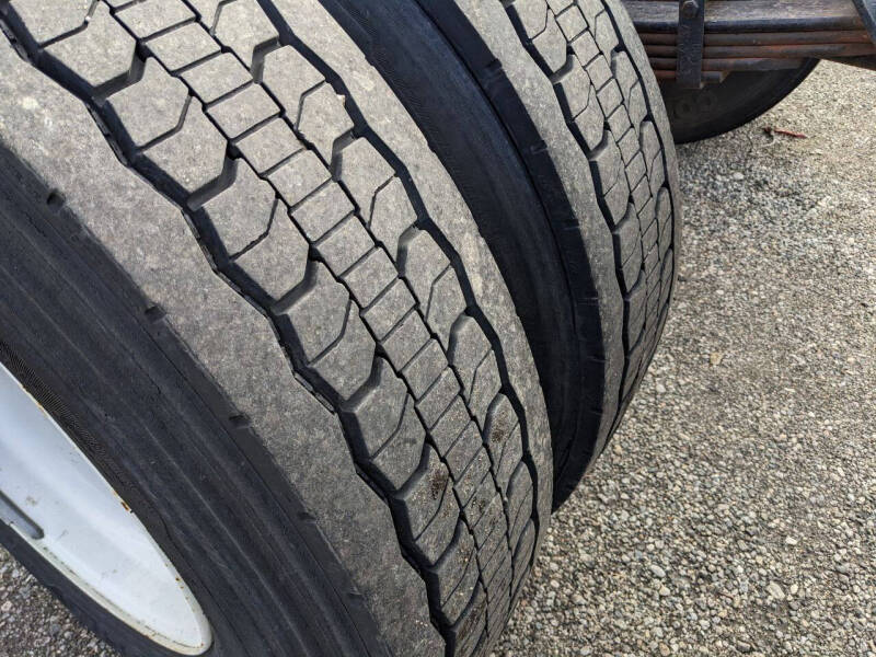 2019 International 4300 24 ft Cab Chassis(CDL)