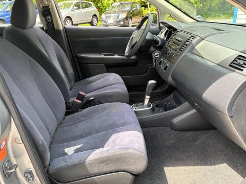 2009 Nissan Versa 1.8 S
