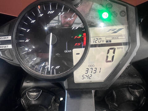 2011 Yamaha YZF-R1