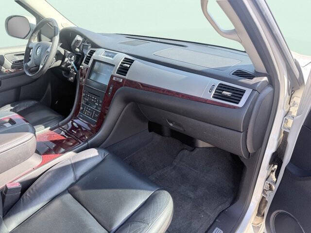 2012 Cadillac Escalade Luxury