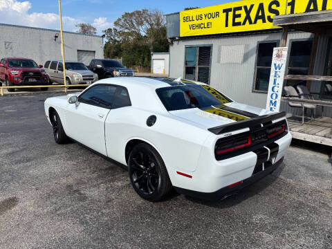 2018 Dodge Challenger SXT Plus