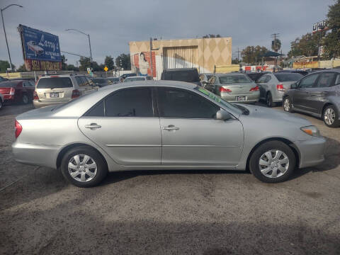 2004 Toyota Camry LE