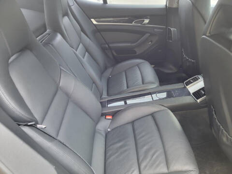 2011 Porsche Panamera 4