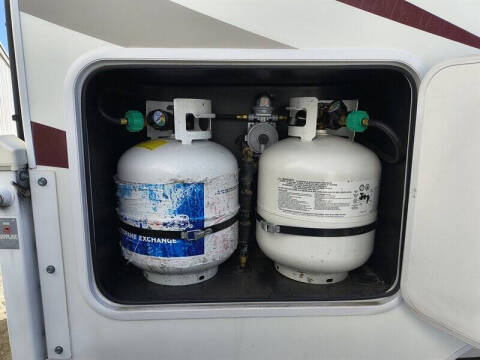 2015 Adventurer 86SBS