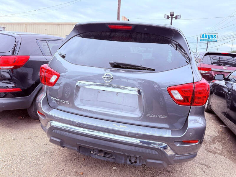 2017 Nissan Pathfinder Platinum