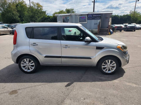 2013 Kia Soul +