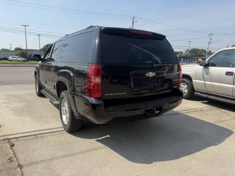 2011 Chevrolet Suburban LT