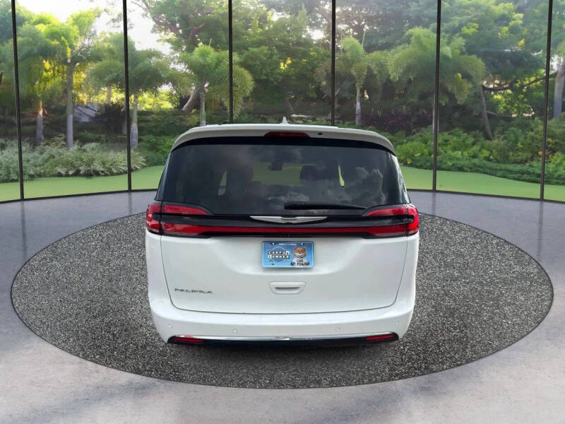 2022 Chrysler Pacifica Touring L