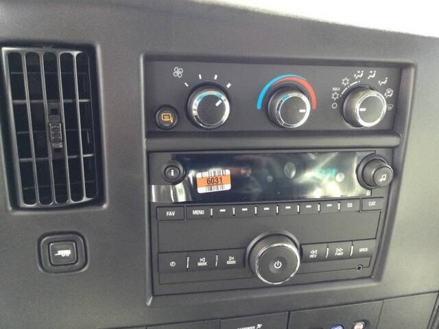 2025 Chevrolet Express 3500