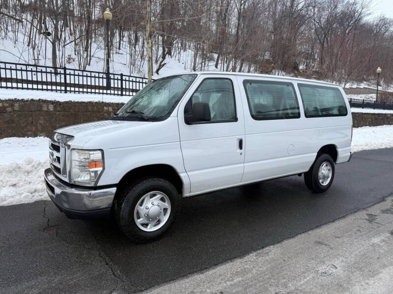 2013 Ford E-Series E-350 SD XLT