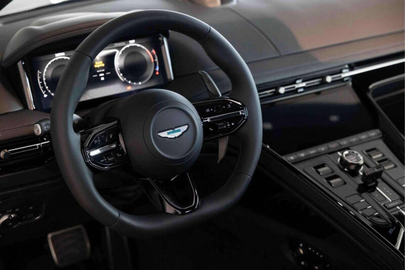 2025 Aston Martin DB12 V8