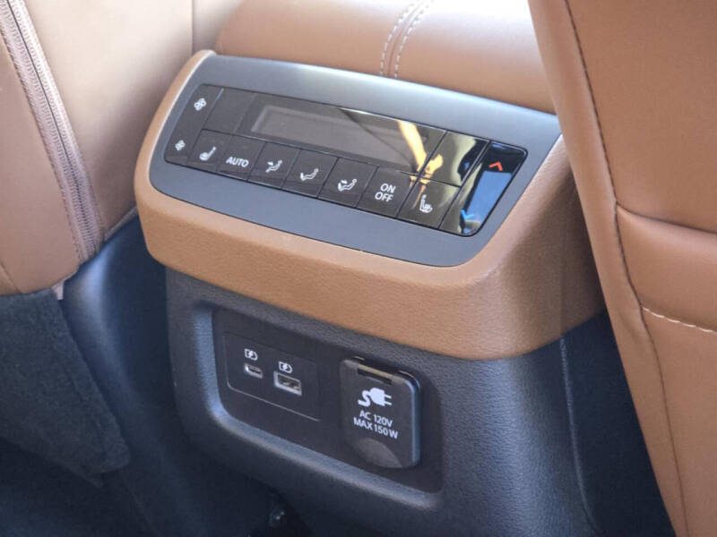 2024 Nissan Pathfinder Platinum