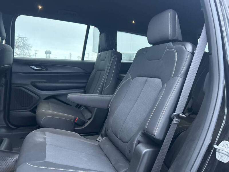 2024 Jeep Grand Cherokee L Laredo