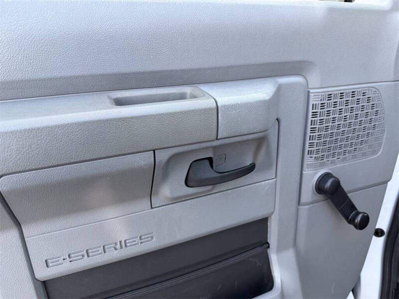 2014 Ford E-Series E-350 SD