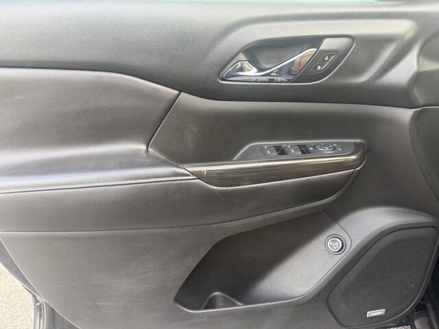 2017 GMC Acadia SLT-1