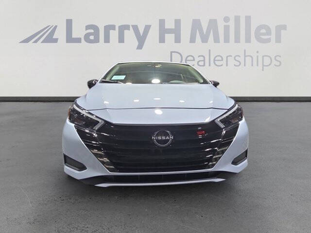 2025 Nissan Versa SR