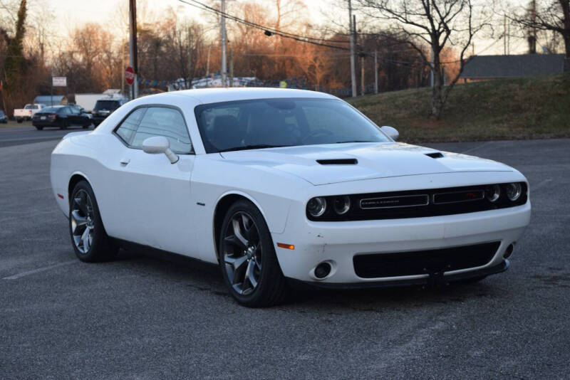 2015 Dodge Challenger R/T's photo
