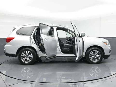 2019 Nissan Pathfinder SV