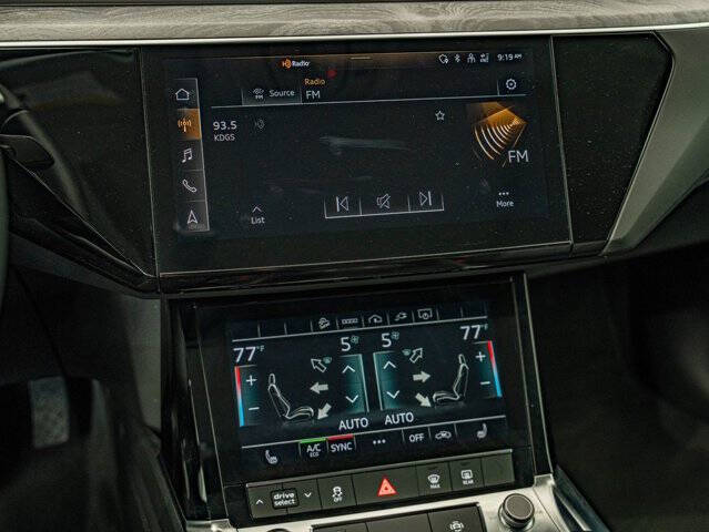 2021 Audi e-tron quattro Premium