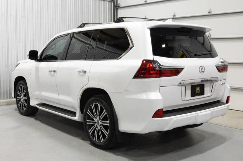 2021 Lexus LX 570 Three-Row