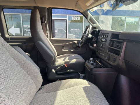 2025 Chevrolet Express LT 3500
