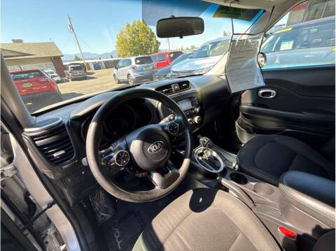 2016 Kia Soul +