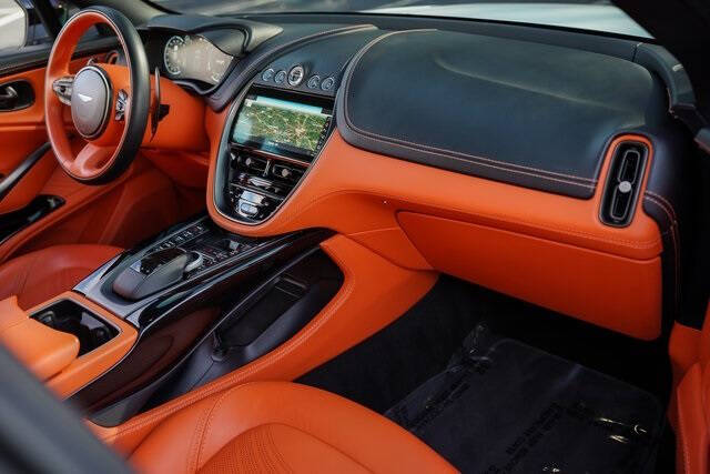 2022 Aston Martin DBX