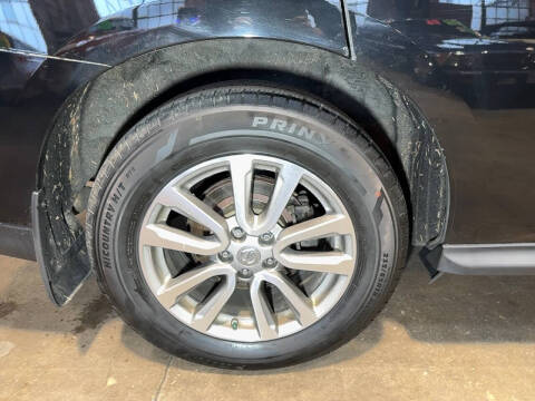 2016 Nissan Pathfinder SV