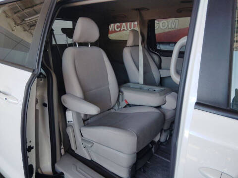 2019 Kia Sedona LX