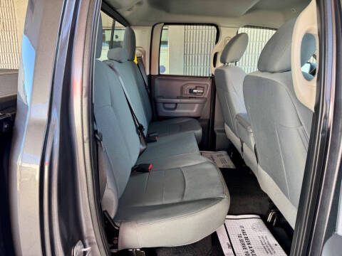 2017 RAM 1500 SLT