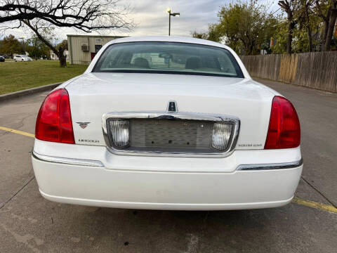2008 Lincoln Town Car Signature Limited