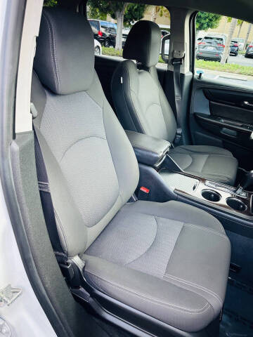 2017 Chevrolet Traverse LT