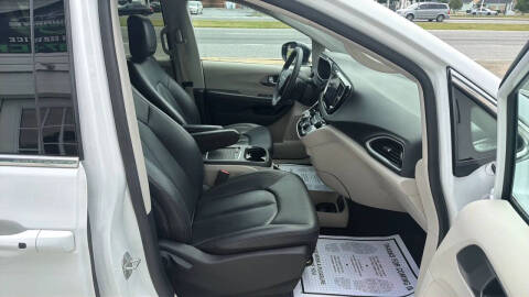 2024 Chrysler Pacifica Touring L