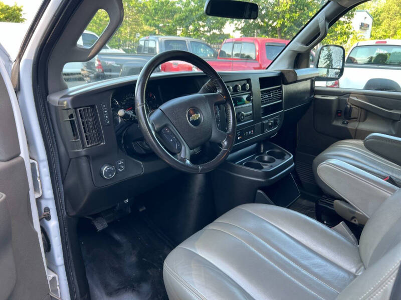 2022 Chevrolet Express 2500