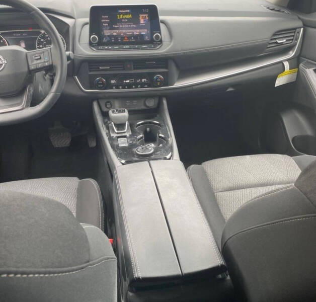 2025 Nissan Rogue SV