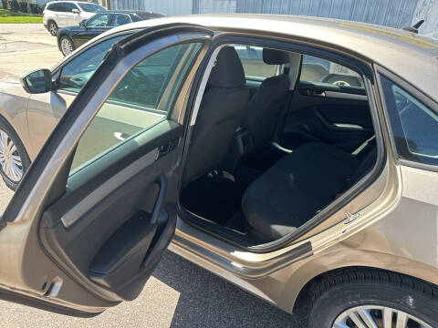 2015 Volkswagen Passat 1.8T S