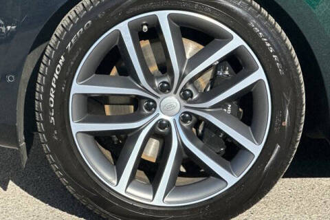 2025 Land Rover Range Rover P550e Autobiography