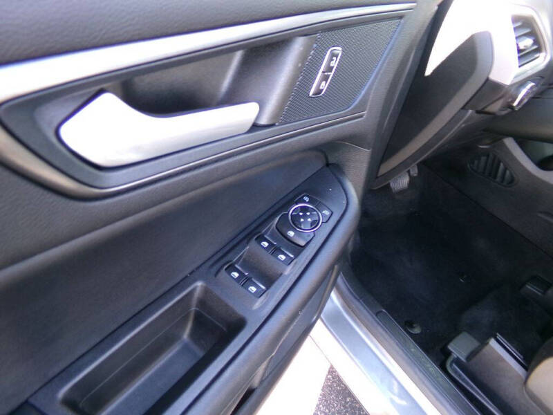 2023 Ford Edge SE