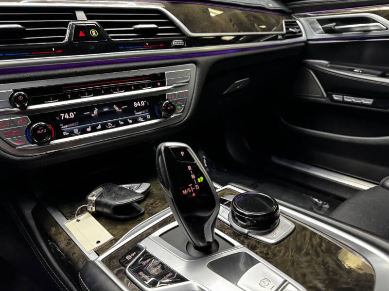 2017 BMW 7 Series 750i