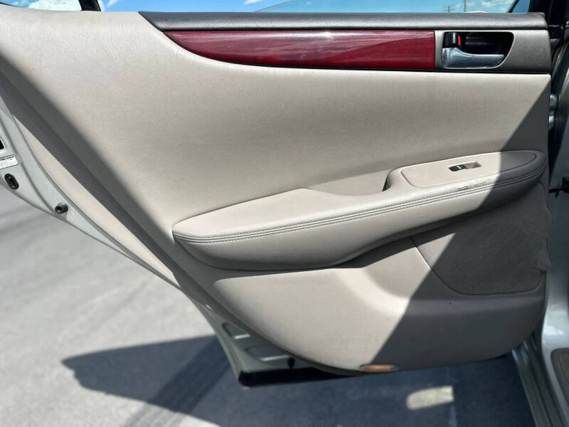2004 Lexus ES 330