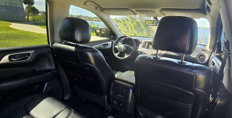 2018 Nissan Pathfinder SL