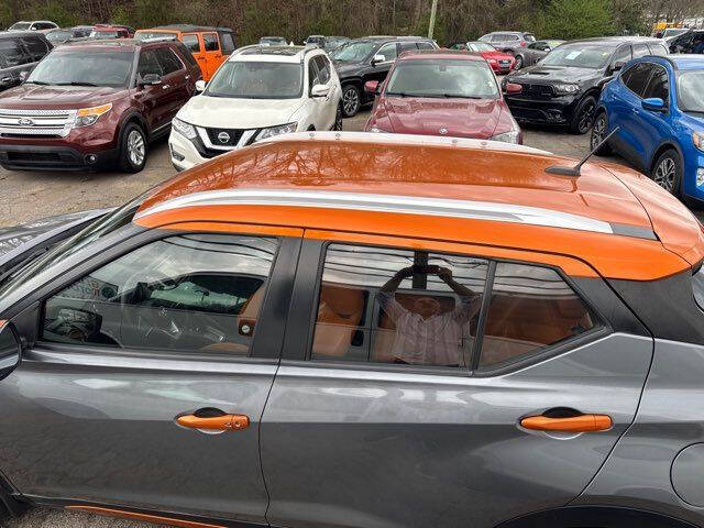 2019 Nissan Kicks SR